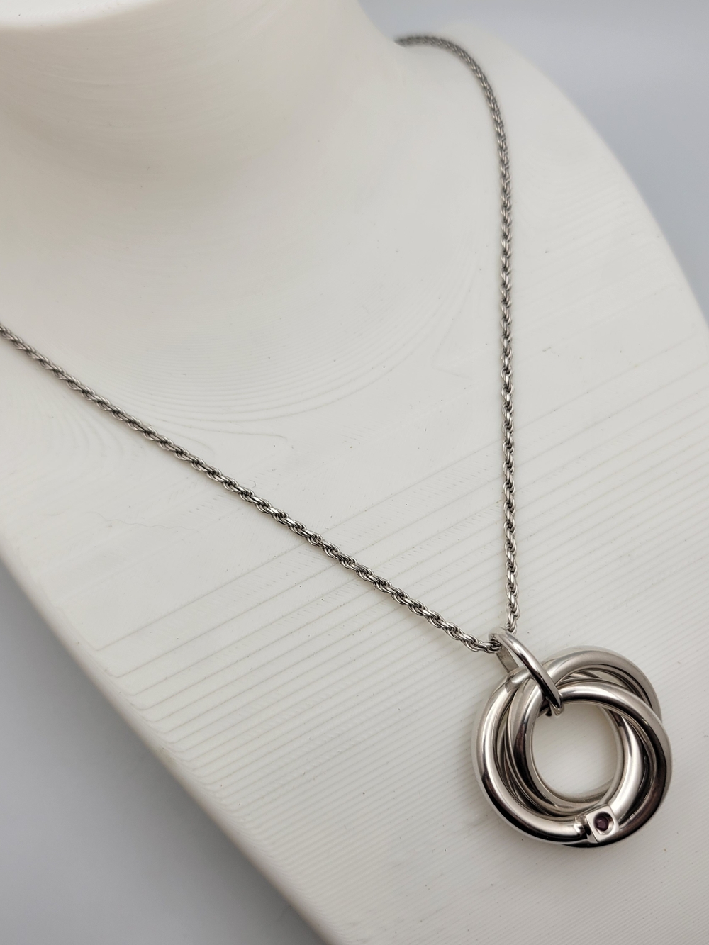 Elle 925 Sterling Silver Interlocking Circles Pendant w/ Synthetic Ruby Necklace
